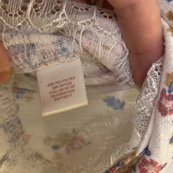 Lauren Conrad Floral Lace Hem Tee - Picture 4 of 5